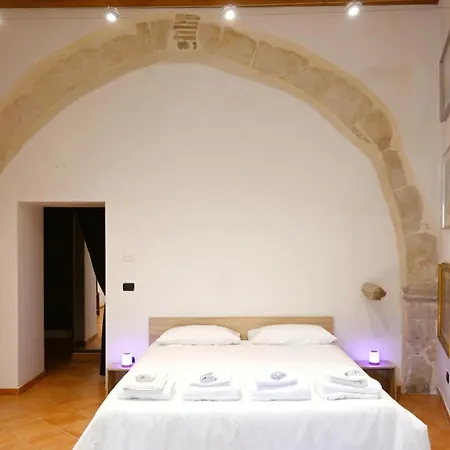 La Corte Dell'annunziata - Casa In Centro Con Giardino Hébergement de vacances *