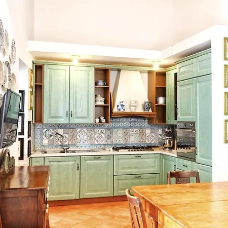Hébergement de vacances La Corte Dell'annunziata - Casa In Centro Con Giardino Sulmona