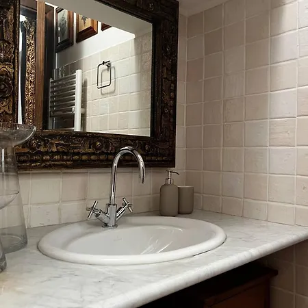 La Corte Dell'annunziata - Casa In Centro Con Giardino Ferienhaus