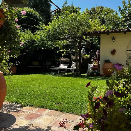 Hébergement de vacances La Corte Dell'annunziata - Casa In Centro Con Giardino Sulmona