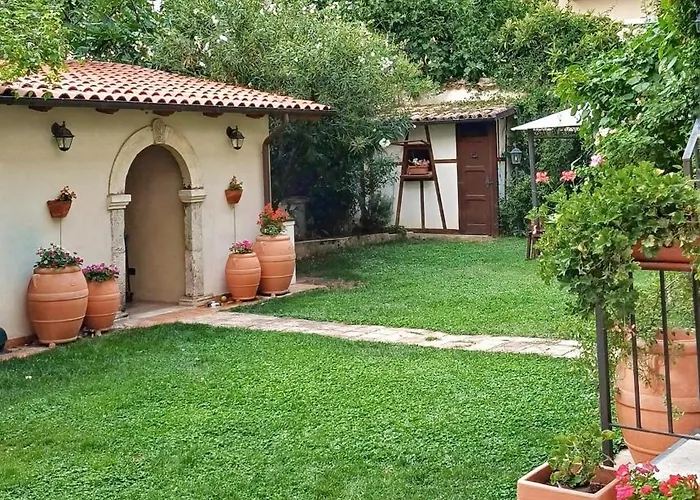 Ferienhaus La Corte Dell'annunziata - Casa In Centro Con Giardino